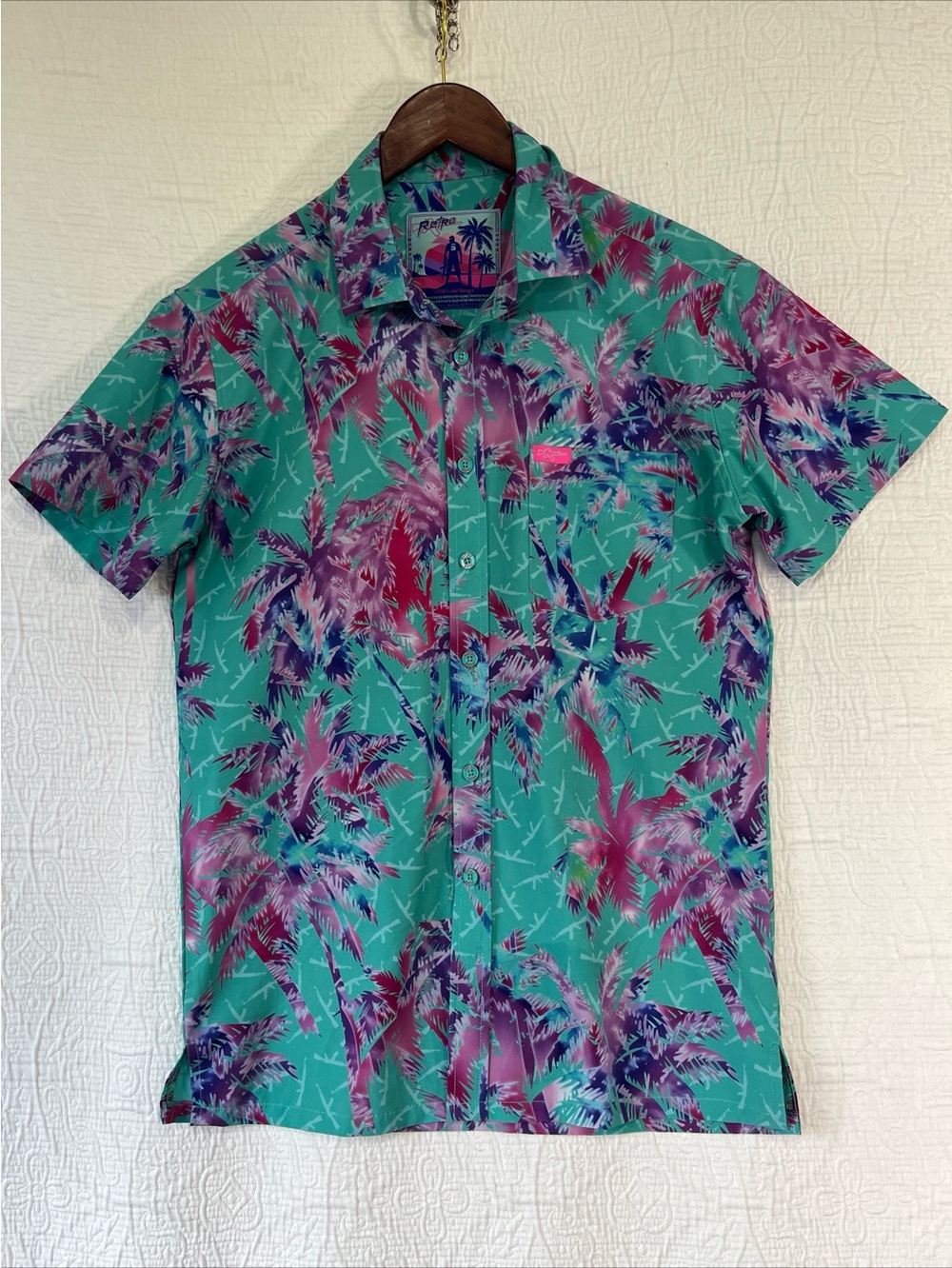 Retro Rifle Shirt AKs and Vacays Button Up Short Sleeve Men Size Small Hawaiian